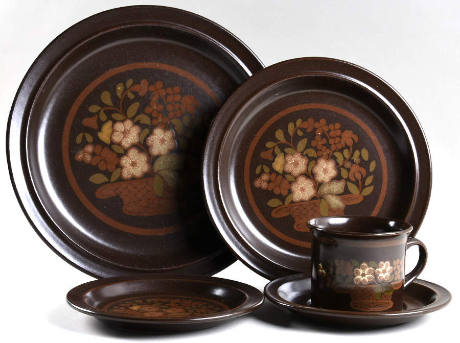 Basque 5 Piece Place Setting by Royal Doulton-1