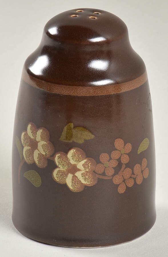 Basque Salt Shaker by Royal Doulton-1