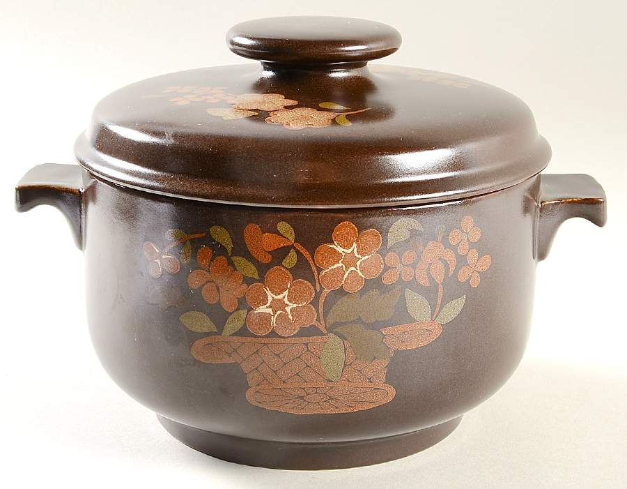 Basque 2 Quart Oval Covered Casserole by Royal Doulton-1