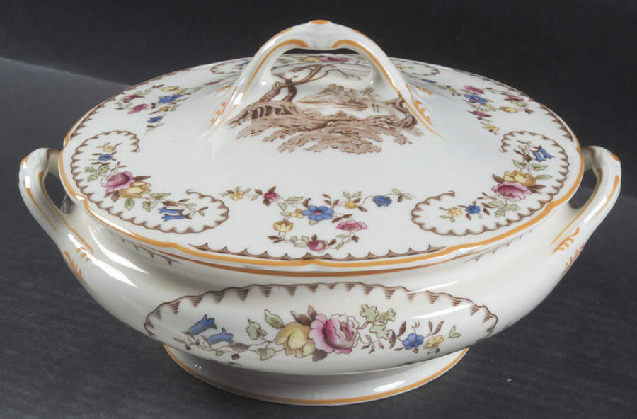 The Beaufort (Center Design) Round Covered Vegetable by Royal Doulton-1