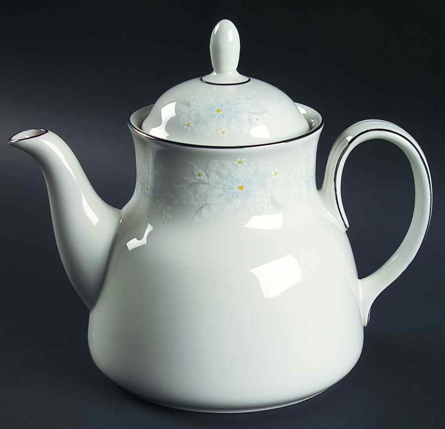 Bedford Teapot & Lid by Royal Doulton-1