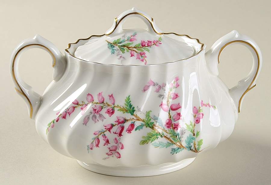 Bell Heather (Scalloped, Gold Trim) Sugar Bowl & Lid by Royal Doulton-1