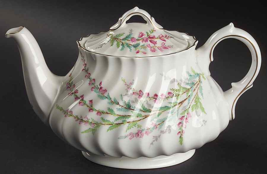 Bell Heather (Scalloped, Gold Trim) Teapot & Lid by Royal Doulton-1