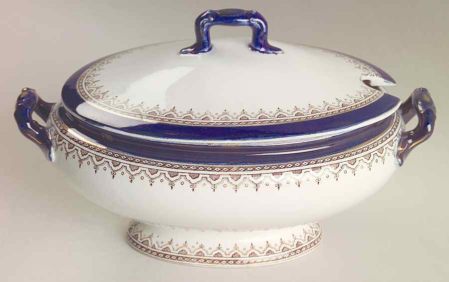 Belmont Sauce Boat & Lid by Royal Doulton-1