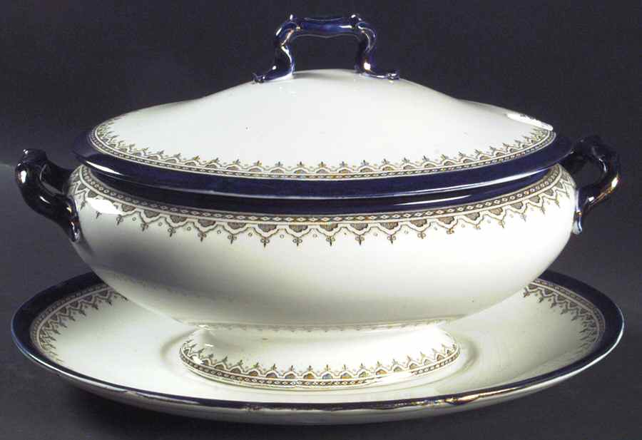 Belmont Tureen & Lid w/Underplate by Royal Doulton-1