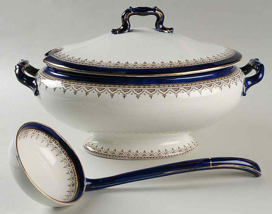 Belmont Tureen & Lid w/Ladle by Royal Doulton-1
