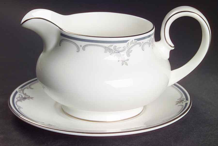 Belton Gravy Boat & Underplate by Royal Doulton-1