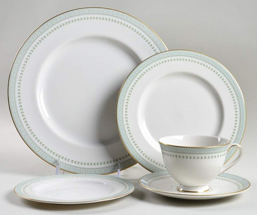 Berkshire 5 Piece Place Setting by Royal Doulton-1
