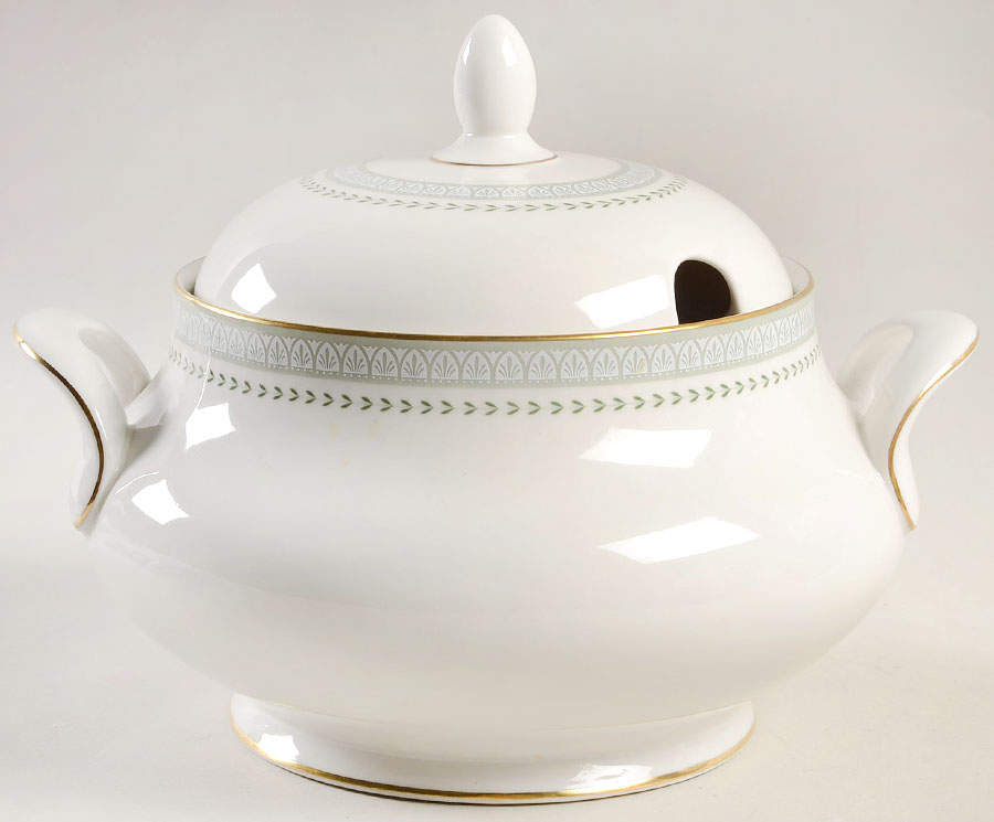 Berkshire Tureen &  Lid by Royal Doulton-1