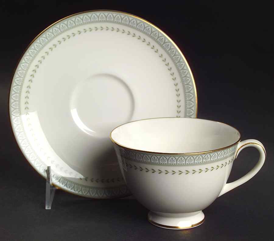Berkshire Footed Cup & Saucer Set by Royal Doulton-1
