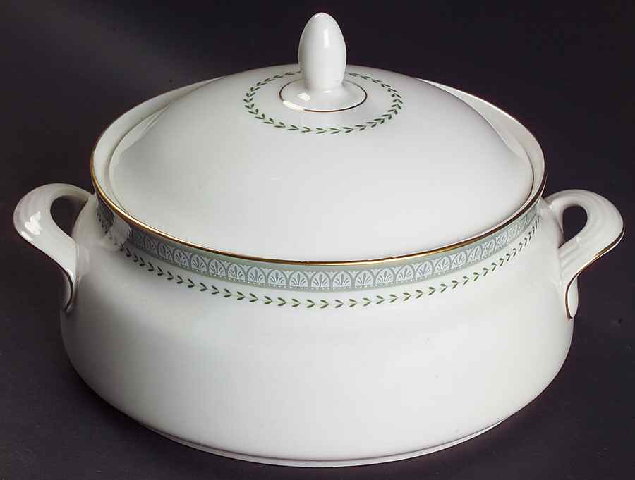 Berkshire Round Covered Vegetable by Royal Doulton-1