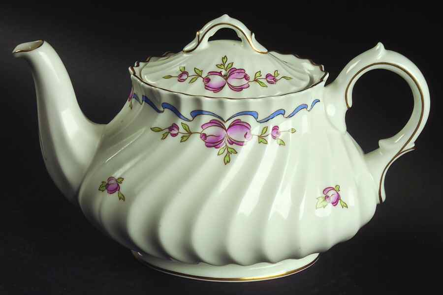 The Beverley Teapot & Lid by Royal Doulton-1