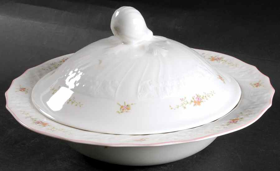 Biarritz Round Covered Vegetable by Royal Doulton-1