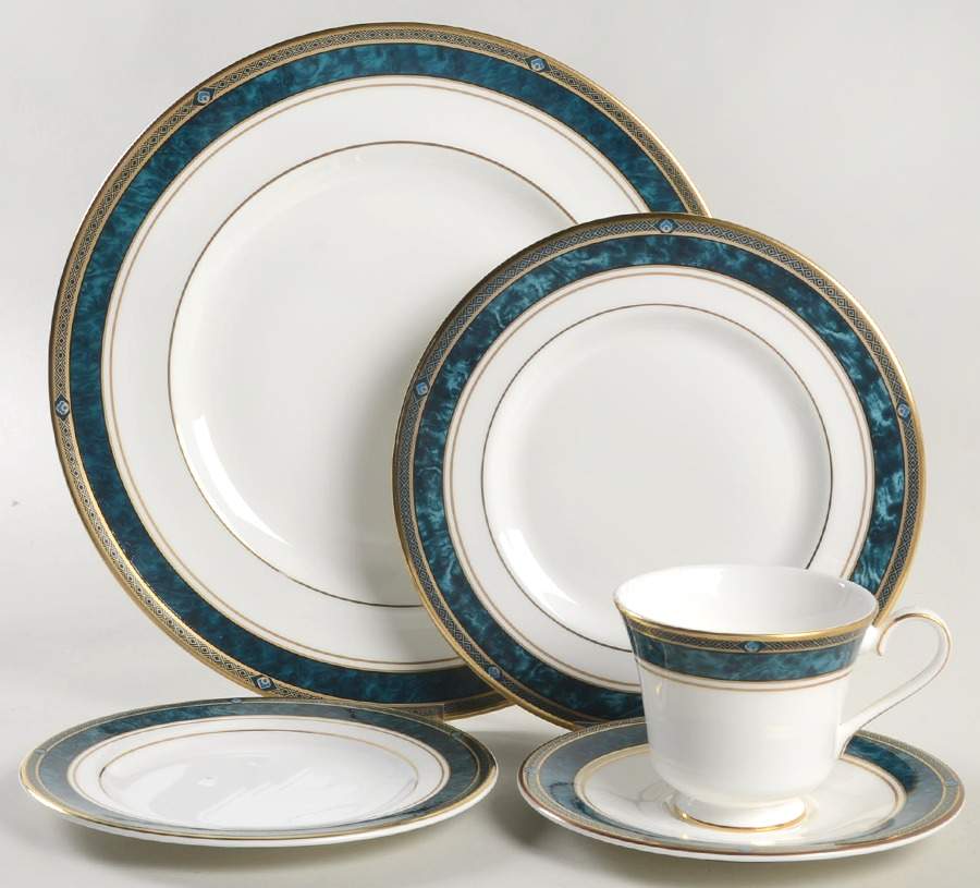 Biltmore 5 Piece Place Setting by Royal Doulton-1