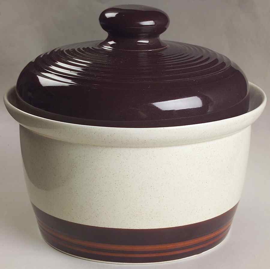 Bistro Brown 2.5 Qt Round Covered Casserole by Royal Doulton-1