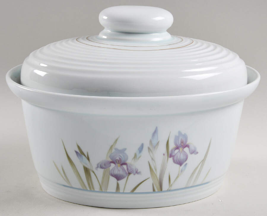 Blue Iris 2 Quart Oval Covered Casserole by Royal Doulton-1