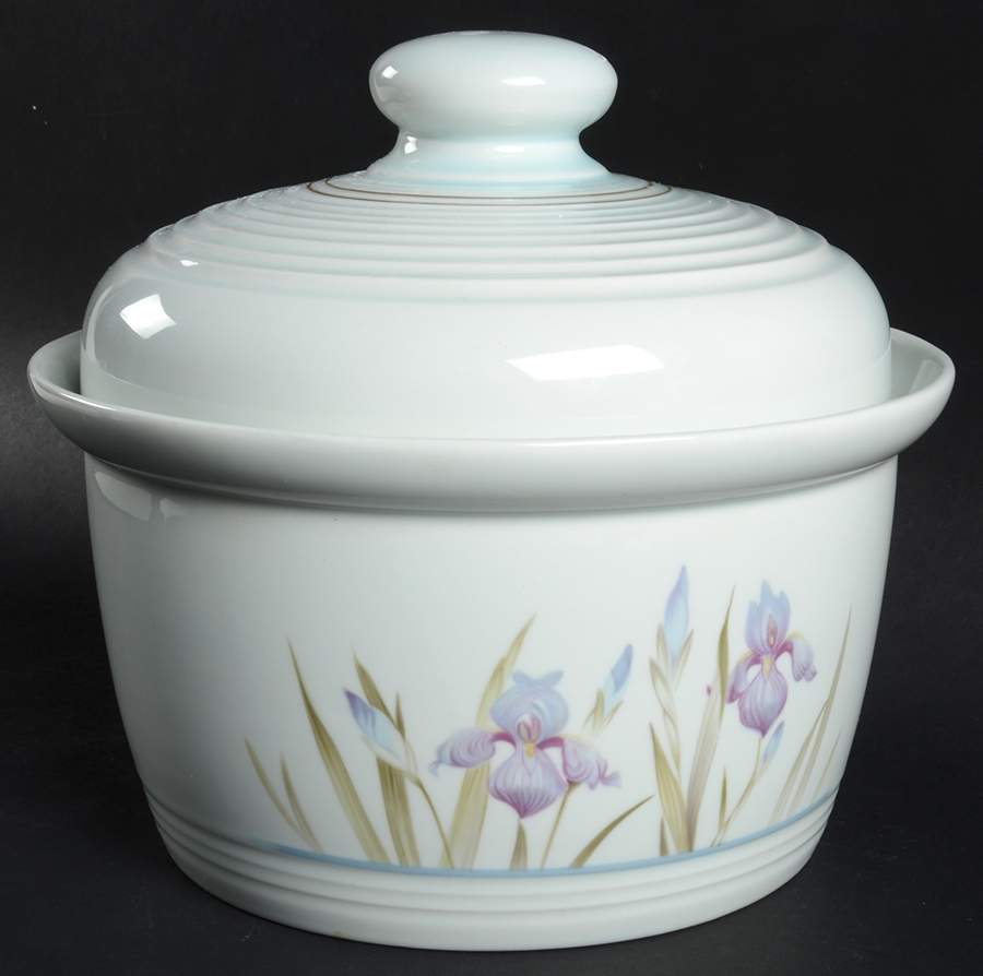 Blue Iris 2.5 Qt Round Covered Casserole by Royal Doulton-1