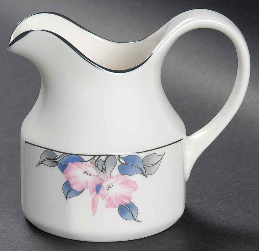 Bloomsbury Mini Creamer by Royal Doulton-1