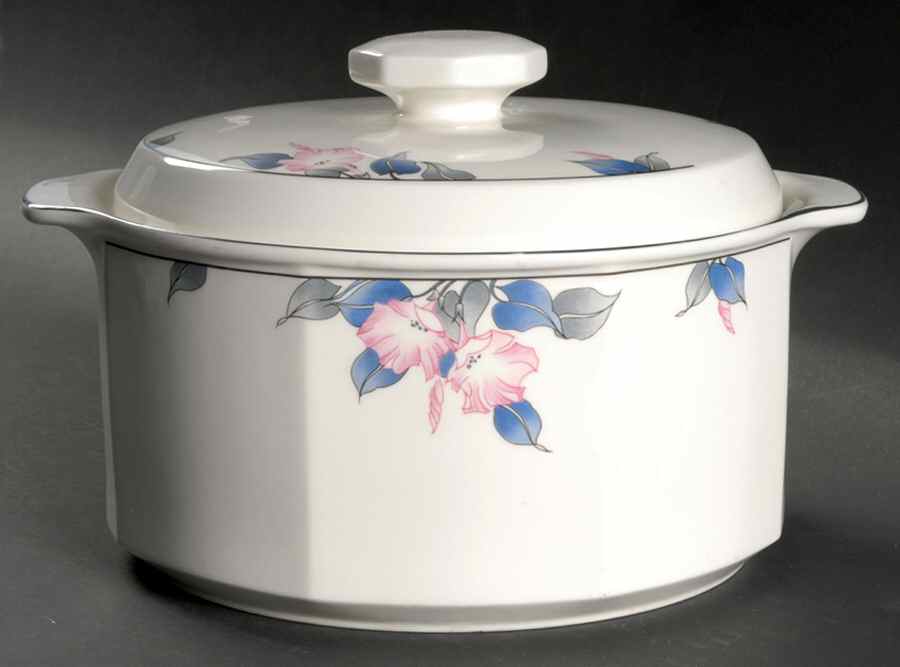 Bloomsbury 2 Qt Round Covered Casserole by Royal Doulton-1