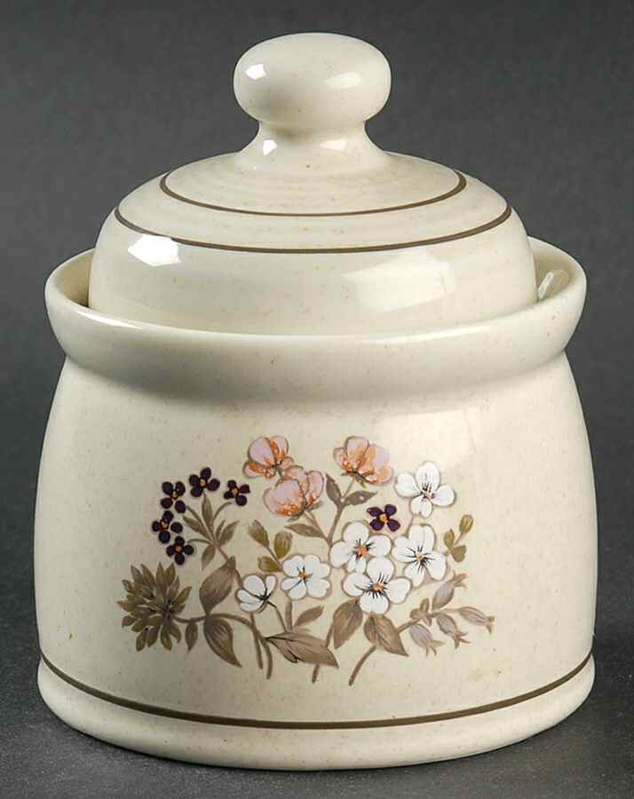 Bredon Hill Mini Sugar Bowl & Lid by Royal Doulton-1