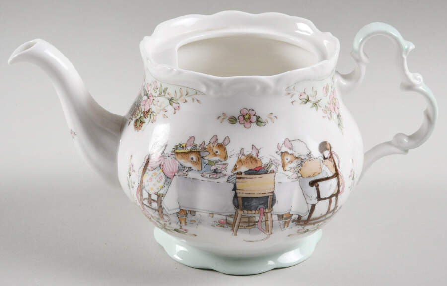 Brambly Hedge Teapot No Lid by Royal Doulton-1