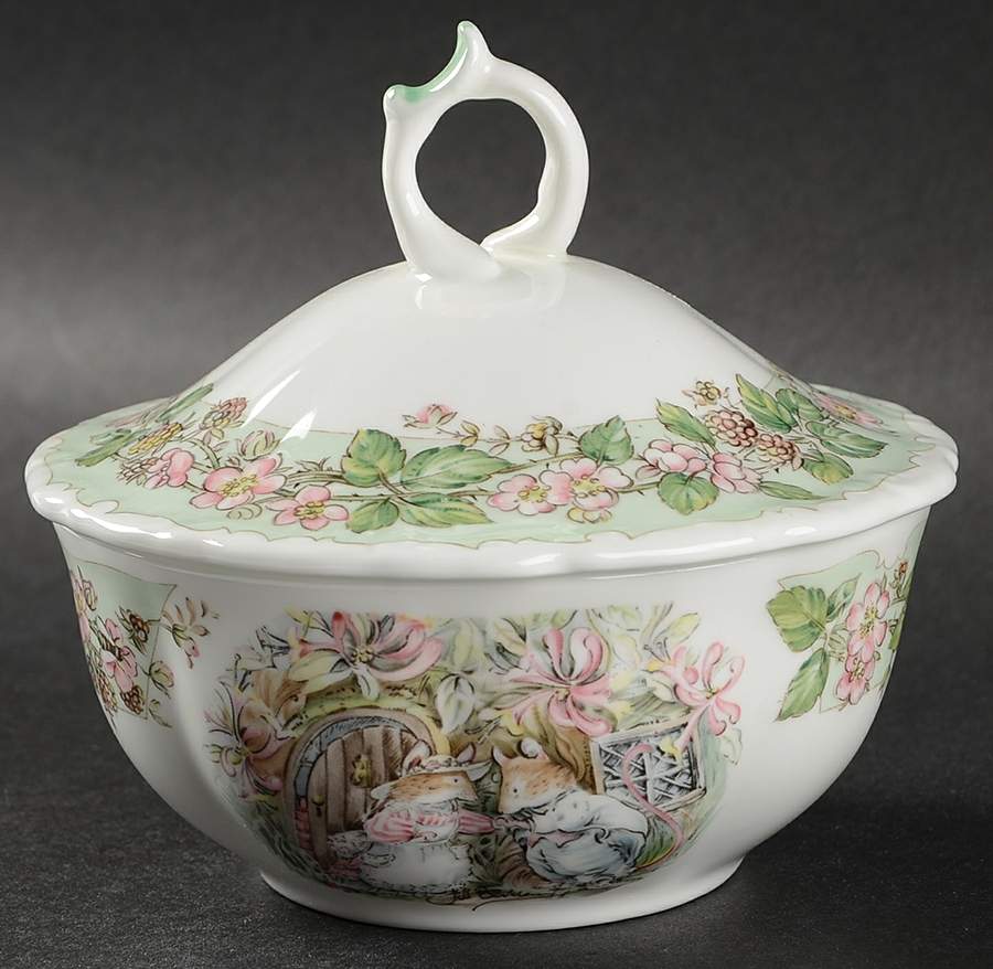 Brambly Hedge 4" Candy Box & Lid by Royal Doulton-1
