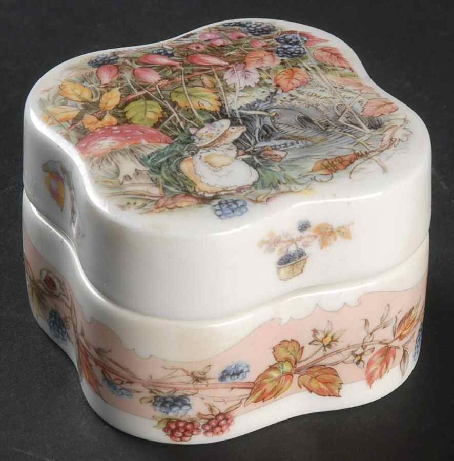 Brambly Hedge Square Box & Lid by Royal Doulton-1