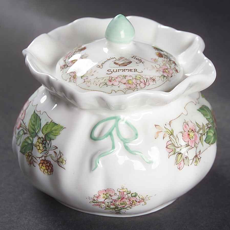 Brambly Hedge Dorothy Box with Lid by Royal Doulton-1