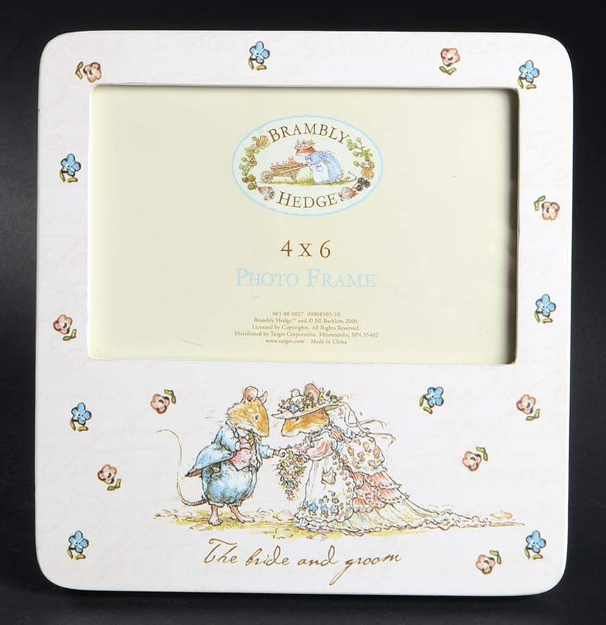 Brambly Hedge Frame-Holds 4" X 6" by Royal Doulton-1