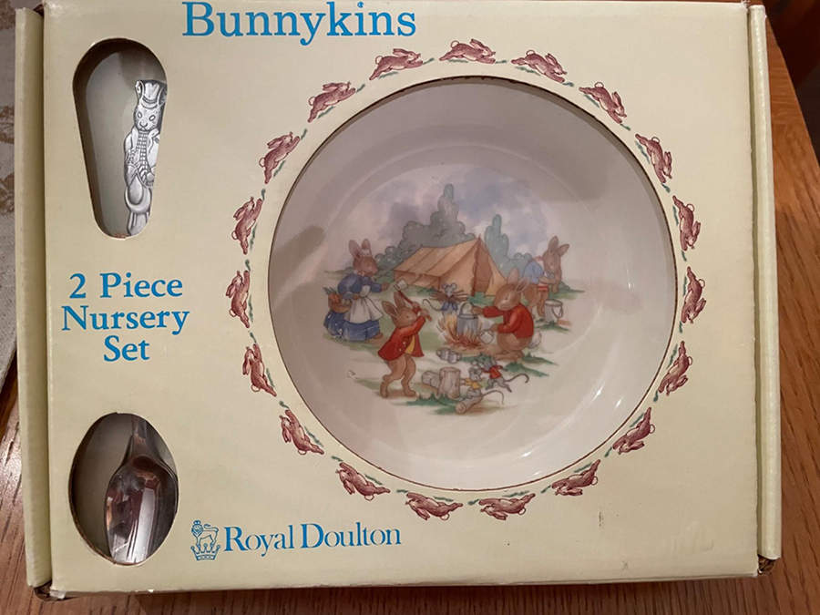 Bunnykins (Albion Shape) 2 Pc Nursery Set (Plate & Spoon) by Royal Doulton-1