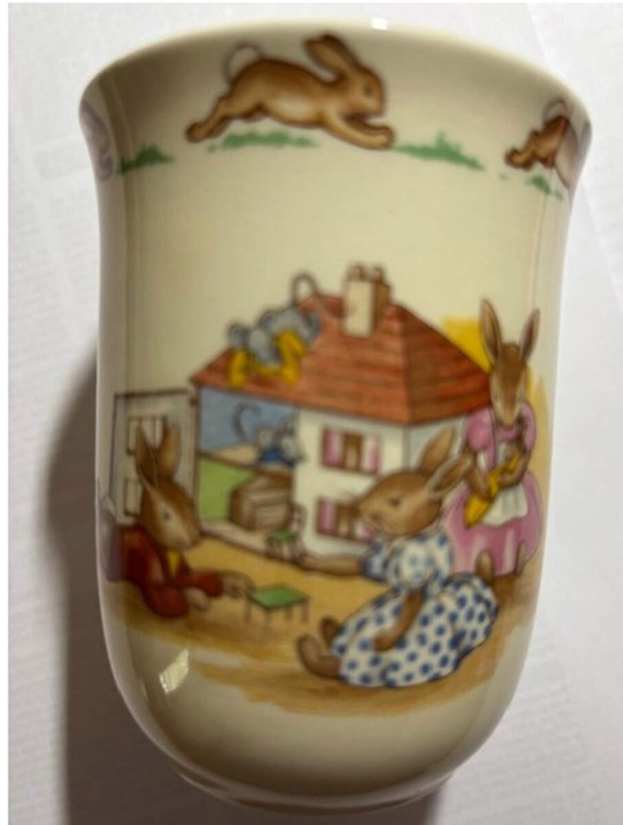Bunnykins (Albion Shape) Don Beaker No Handle by Royal Doulton-1
