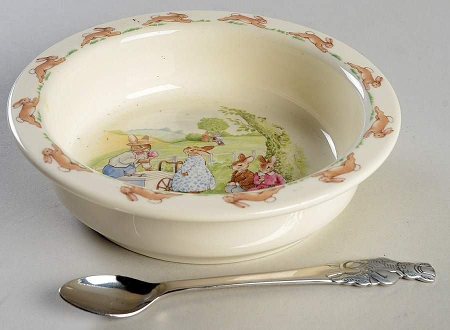 Bunnykins (Albion Shape) 2-Piece Nursery Set (Plate and Spoon) by Royal Doulton-1