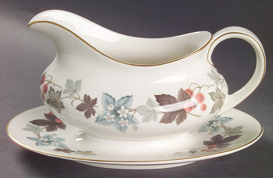 Camelot Gravy Boat with Attached Underplate by Royal Doulton-1
