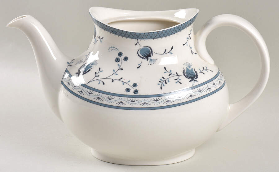 Cambridge Teapot No Lid by Royal Doulton-1