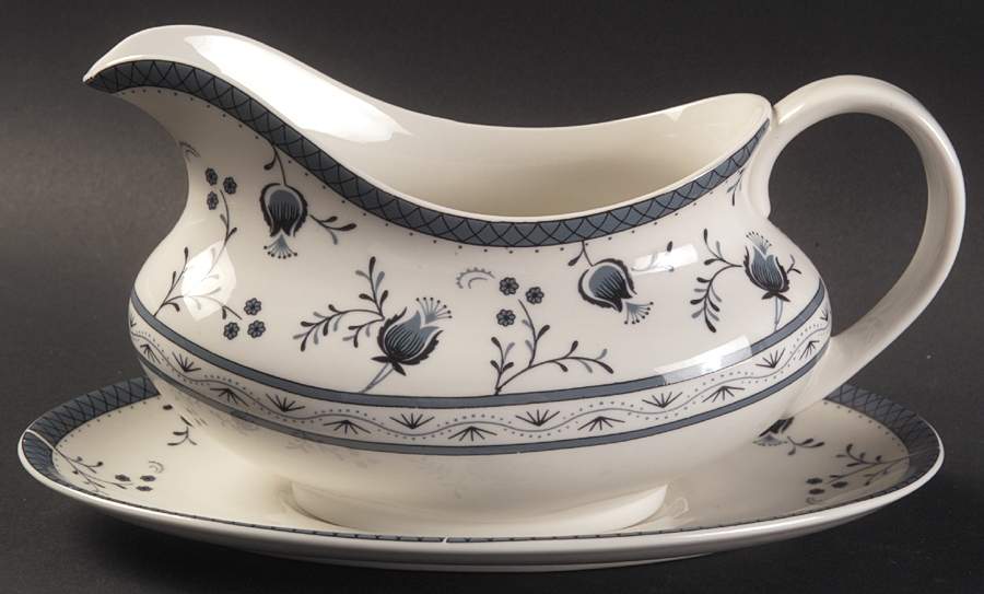 Cambridge Gravy Boat & Underplate by Royal Doulton-1