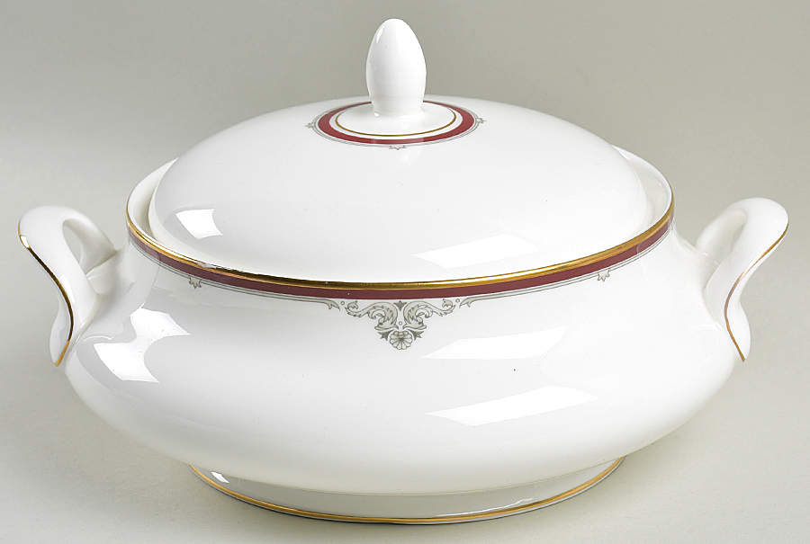 Cambridge Round Covered Vegetable by Royal Doulton-1