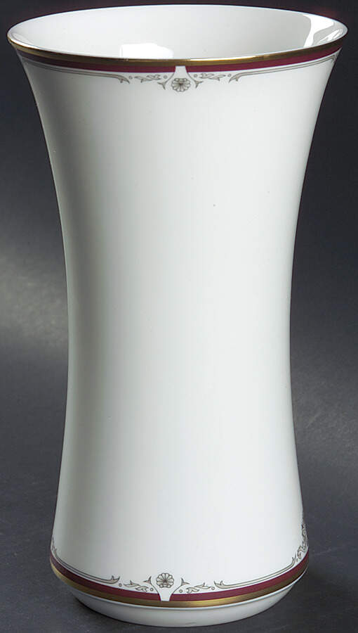 Cambridge 9" Vase by Royal Doulton-1