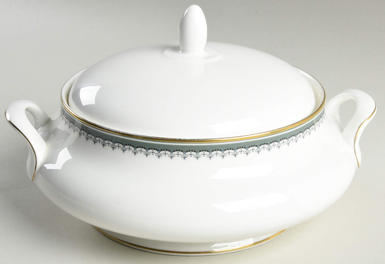 Canterbury Round Covered Vegetable by Royal Doulton-1