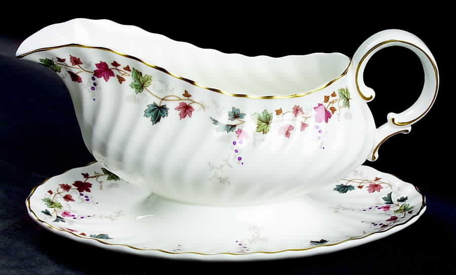 Canterbury Gravy Boat with Attached Underplate by Royal Doulton-1