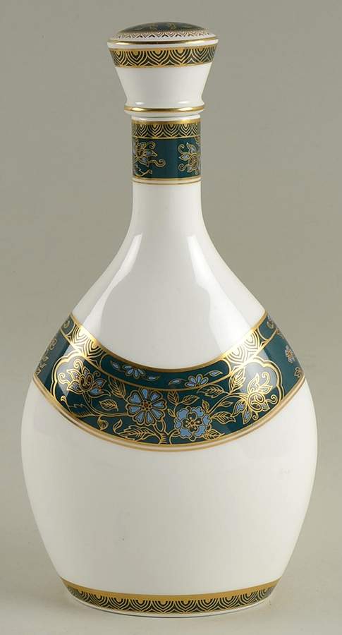 Carlyle Decanter and Stopper by Royal Doulton-1
