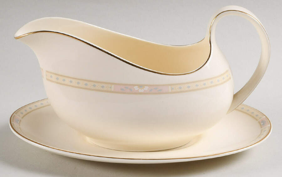 Cassandra Gravy Boat & Underplate by Royal Doulton-1