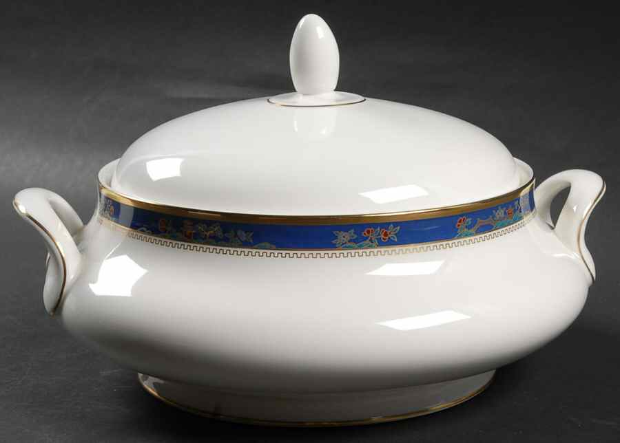 Cathay Round Covered Vegetable by Royal Doulton-1