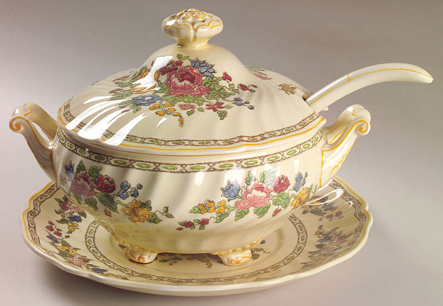 The Cavendish Tureen & Lid w/Ladle & Underplate by Royal Doulton-1