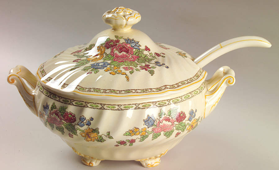 The Cavendish Tureen & Lid w/Ladle by Royal Doulton-1
