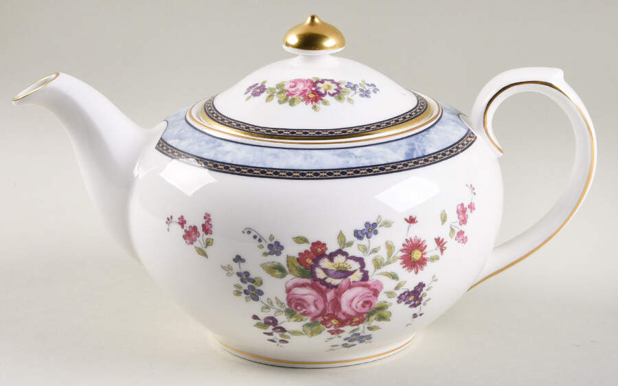 Centennial Rose Teapot & Lid by Royal Doulton-1