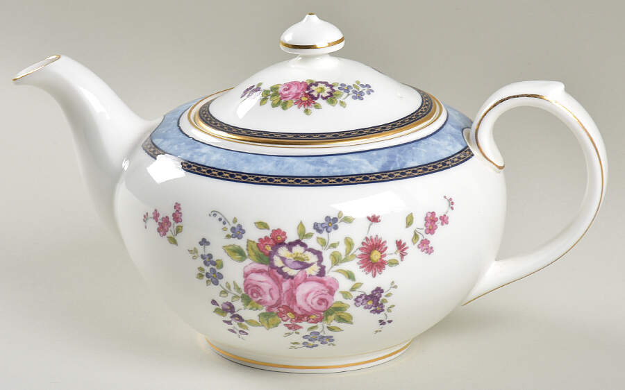 Centennial Rose Teapot & Lid by Royal Doulton-1