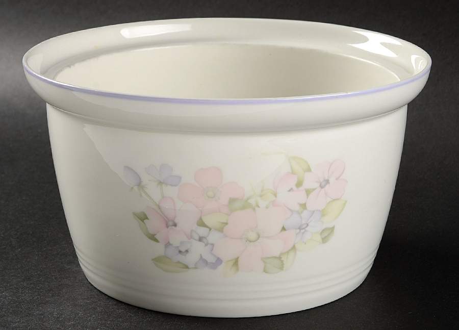 Chelsea 1.5 Quart Round Casserole No Lid by Royal Doulton-1