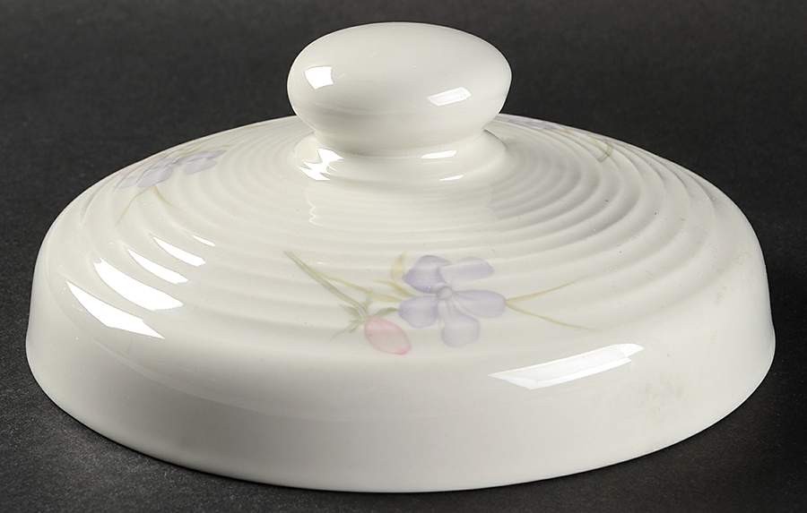Chelsea Lid for 1.5 Qt Round Casserole by Royal Doulton-1