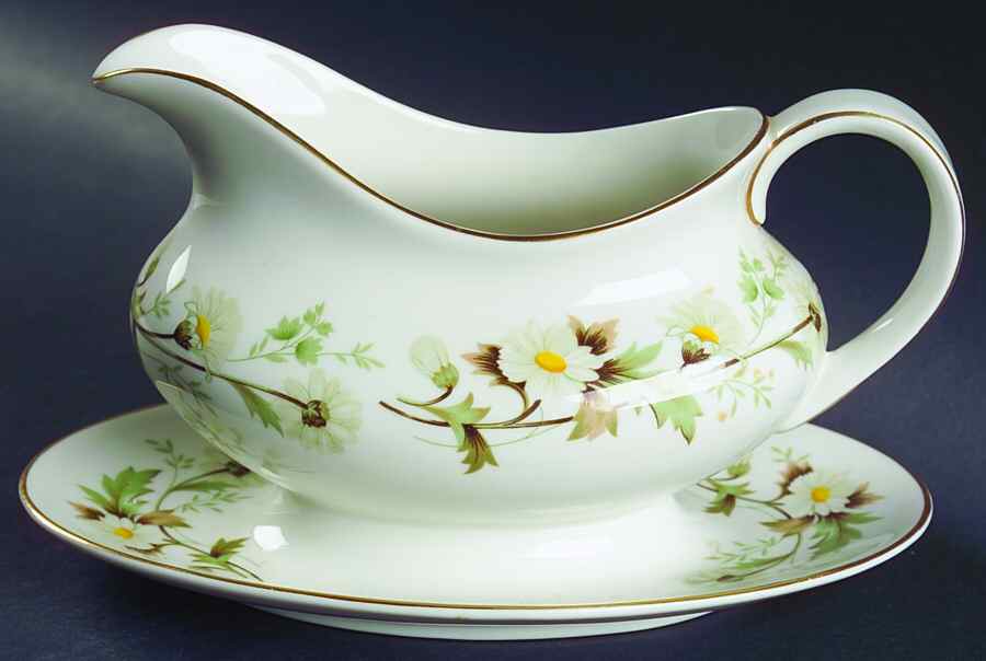 Clairmont Gravy Boat with Attached Underplate by Royal Doulton-1