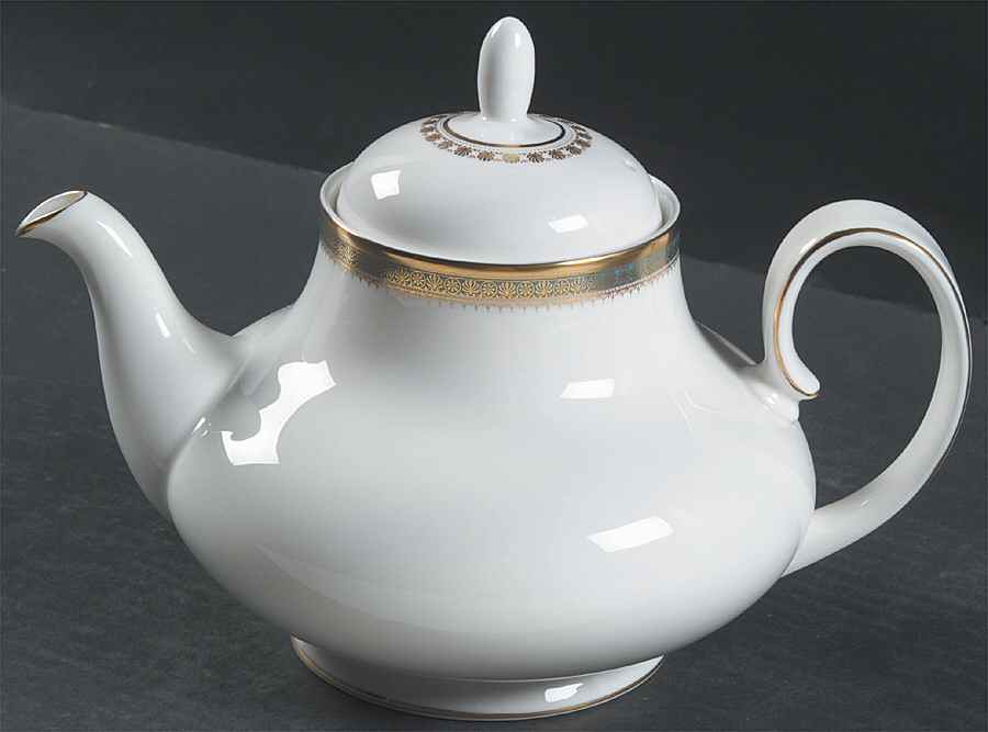 Clarendon Teapot & Lid by Royal Doulton-1